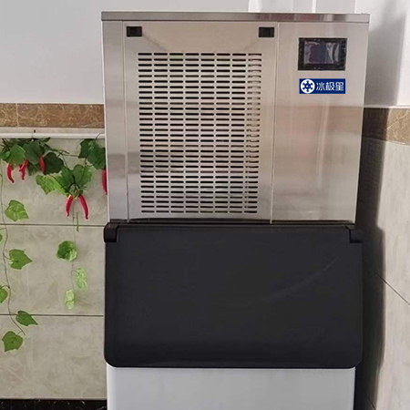 300公斤雪花制冰机交付四川某火锅店使用